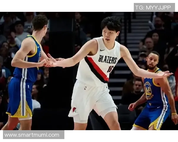 勇士与开拓者第四节激战回顾精彩瞬间与关键时刻分析